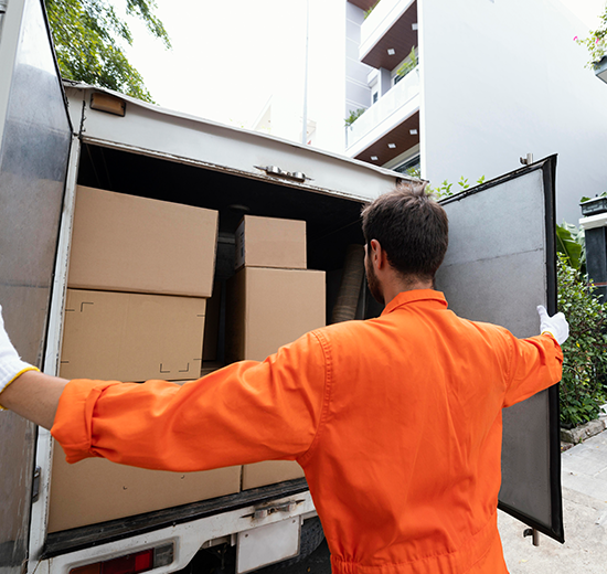 How Do Loading and Unloading Stay Organized